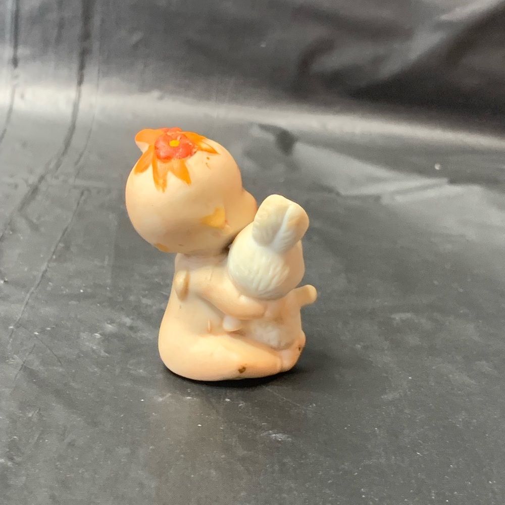 Baby Figurine with Bunny Tan Red Bow Porcelain Angel Baby Kewpie Doll Vintage - Picture 3 of 7